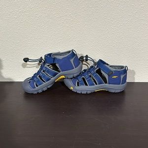 EUC Keen size 12 little kids sandals